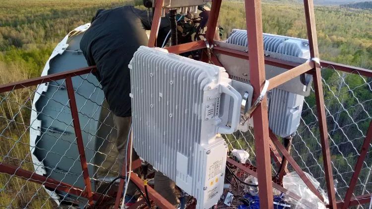 筑牢森林防火墙 我市森林防火办公室扎实开展通讯设备维修保养工作